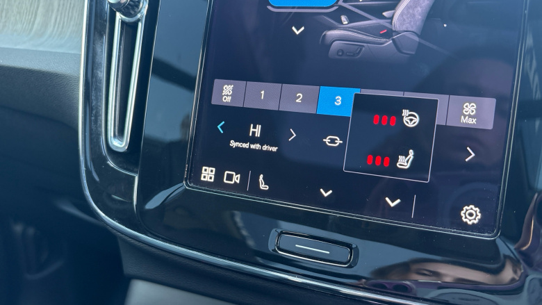 Volvo XC40 2.0 B4P Ultra Dark 5dr Auto Petrol Estate